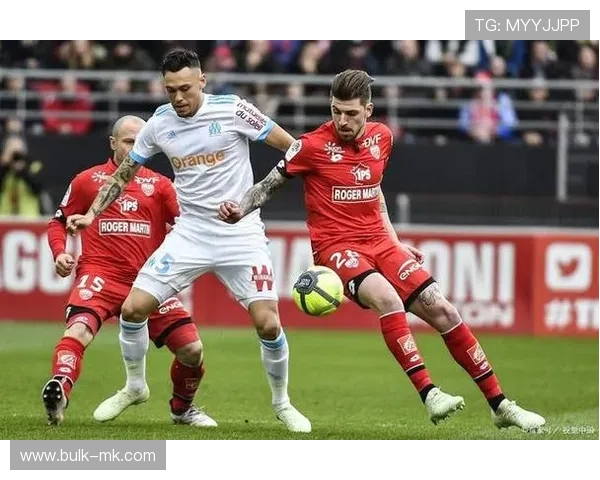 英格尔斯魔术三分引爆全场，球队士气大振迎关键胜利